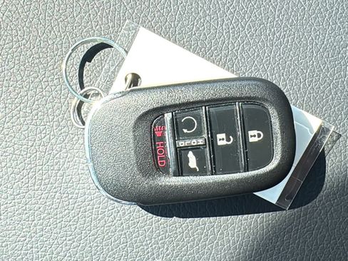 Used 2025 Honda Pilot Elite image 23