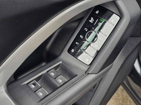Used 2025 Audi Q5 Premium Plus w/ Premium Plus AWD/4WD image 24