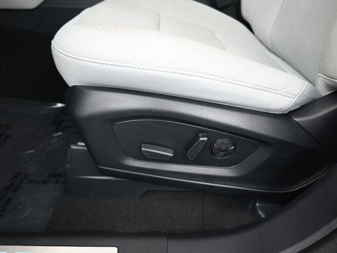 Used 2025 Ford Explorer Platinum w/ Ultimate Package AWD/4WD image 10