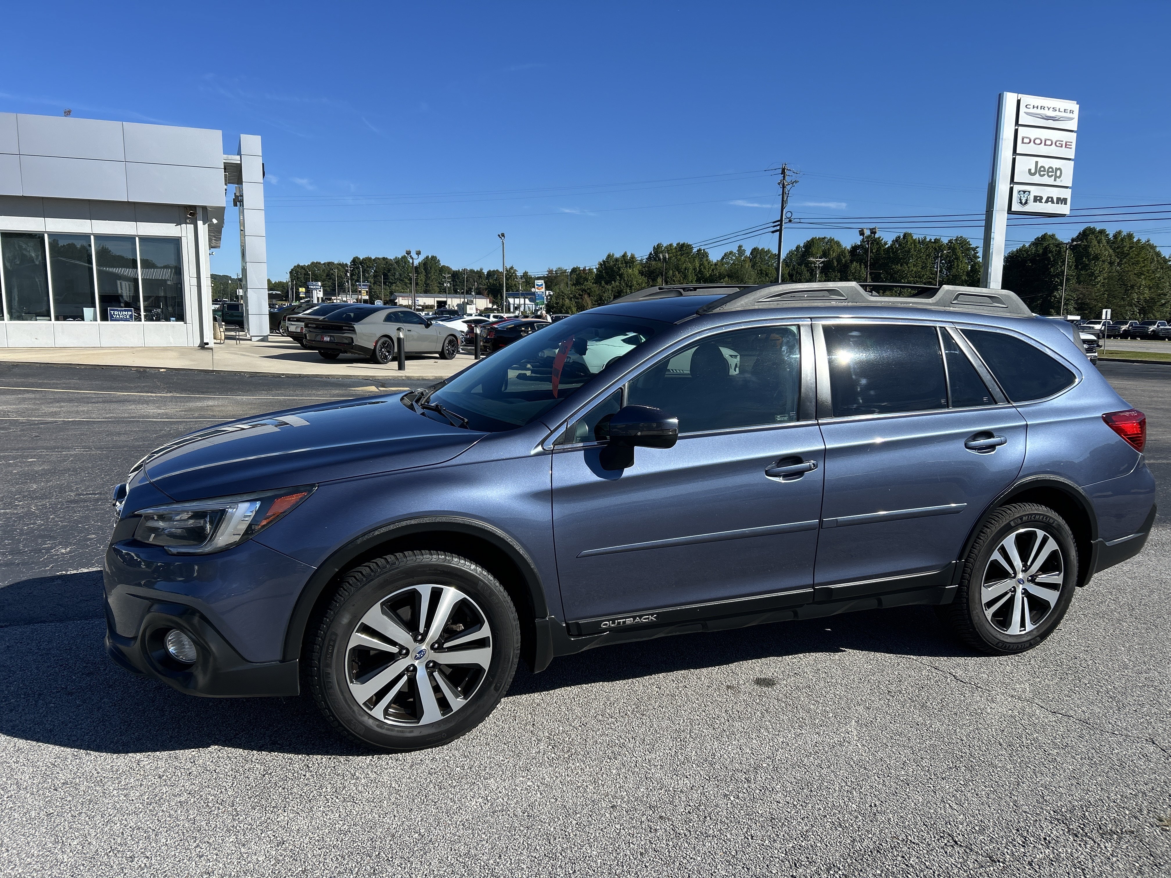 Used 2018 Subaru Outback 2.5i Limited AWD/4WD image 2
