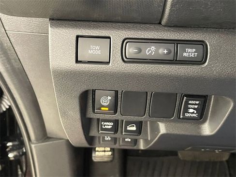 Used 2022 Nissan Frontier PRO-4X w/ Pro-4X Premium Package image 17