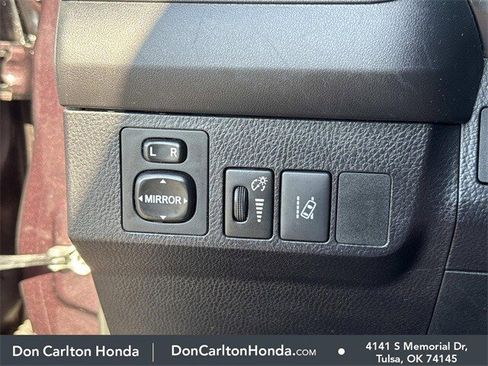 Used 2017 Toyota RAV4 LE image 25