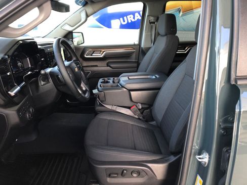 Used 2025 Chevrolet Silverado 1500 LT AWD/4WD image 16