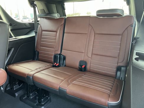Used 2023 GMC Yukon Denali Ultimate w/ LPO, Floor Liner Package image 35