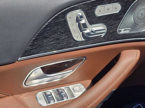 Used 2025 Mercedes-Benz GLE 450e 4MATIC image 24