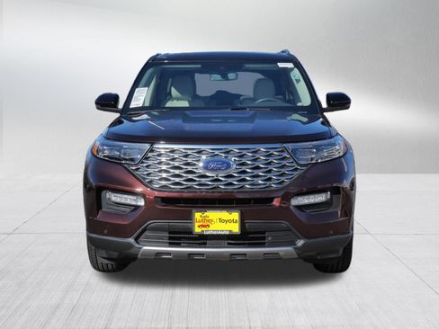 Used 2020 Ford Explorer Platinum image 2