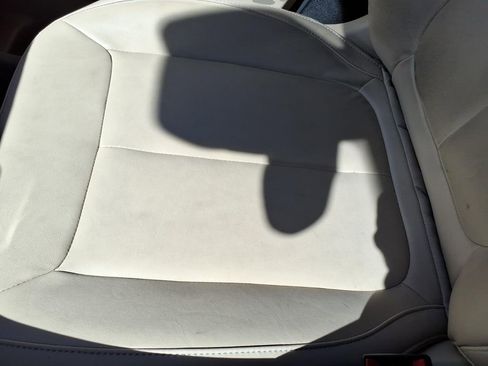 Used 2023 Jeep Grand Cherokee Limited image 24