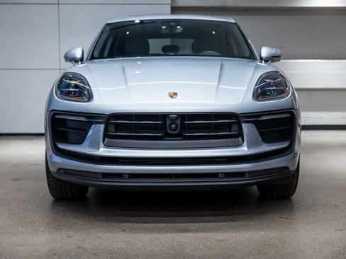 Used 2025 Porsche Macan AWD/4WD image 11