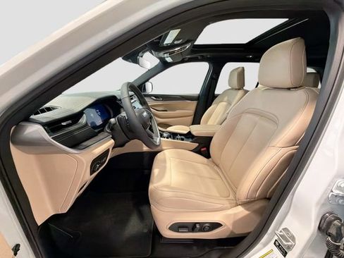 Used 2025 Jeep Grand Cherokee Limited w/ Trailer Tow Package image 18