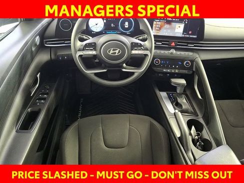 Certified 2024 Hyundai Elantra SEL image 12