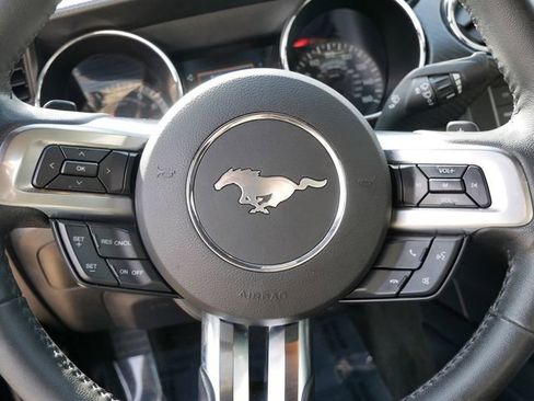 Used 2017 Ford Mustang Coupe RWD image 17