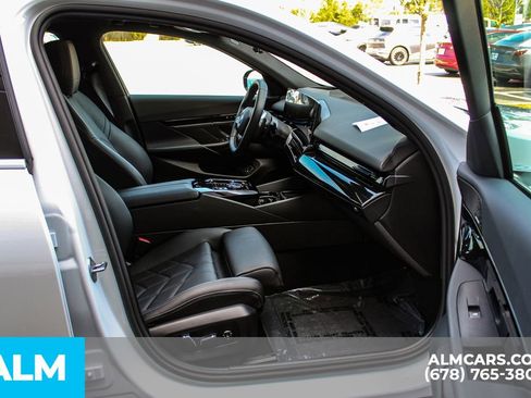 Used 2025 BMW 530i w/ Premium Package image 21