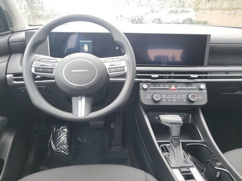 New 2026 Hyundai Tucson SE image 13