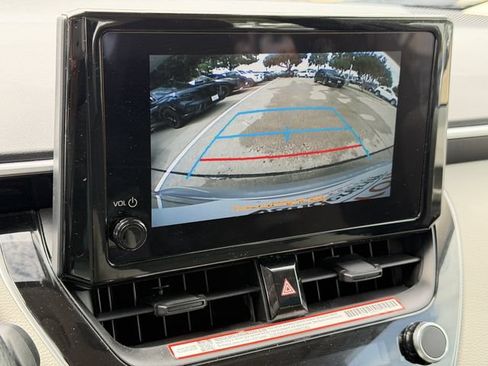 Used 2025 Toyota Corolla LE FWD image 18