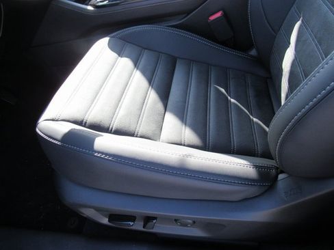 New 2025 Mitsubishi Outlander SE image 15