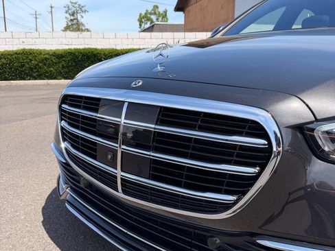 Used 2024 Mercedes-Benz S 580 4MATIC Sedan image 9