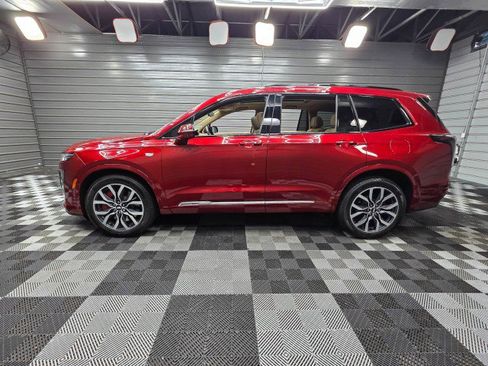 Used 2022 Cadillac XT6 Sport w/ Platinum Package AWD/4WD image 9