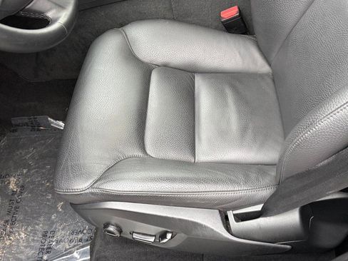 Certified 2025 Volvo XC60 B5 Plus image 17