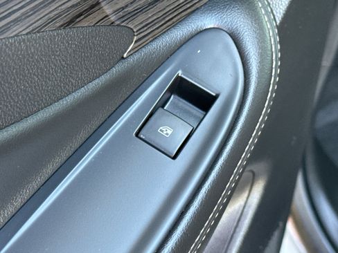 Used 2018 Buick Envision Essence w/ LPO, Cargo Package FWD image 29