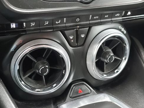 Used 2019 Chevrolet Camaro LT image 29