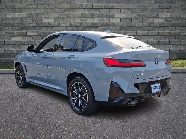 Used 2024 BMW X4 xDrive30i w/ M Sport Package AWD/4WD image 4