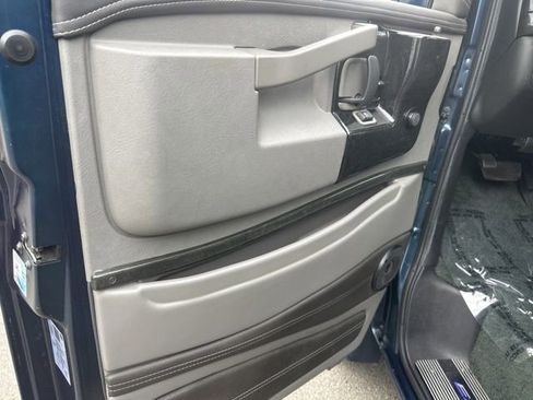 Used 2021 Chevrolet Express 2500 LS w/ Enhanced Convenience Package RWD image 12