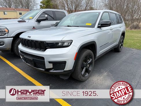 Used 2023 Jeep Grand Cherokee L Laredo image 1