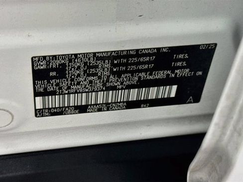 Certified 2025 Toyota RAV4 XLE FWD image 32