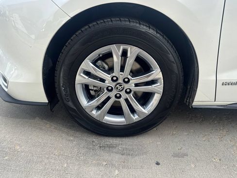 Used 2021 Toyota Sienna Platinum AWD/4WD image 28