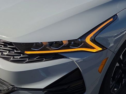 Used 2023 Kia K5 GT-Line image 9