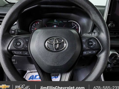 Used 2025 Toyota RAV4 XLE FWD image 8