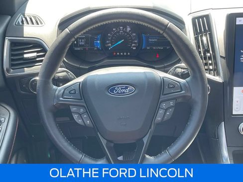 Certified 2022 Ford Edge Titanium w/ Equipment Group 301A AWD/4WD image 18