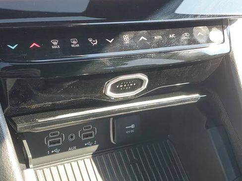 New 2026 Jeep Grand Cherokee Altitude AWD/4WD image 28