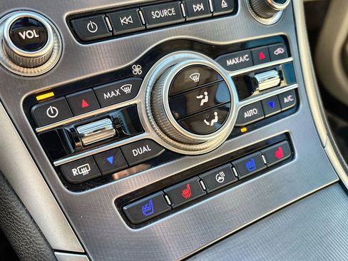 Used 2019 Lincoln MKZ Reserve FWD image 17