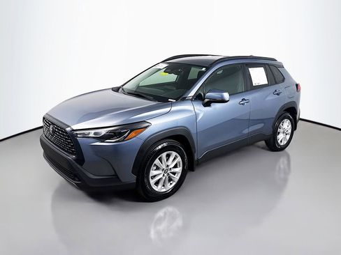 Certified 2024 Toyota Corolla Cross LE image 3