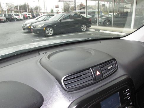 Used 2015 Kia Soul FWD image 44