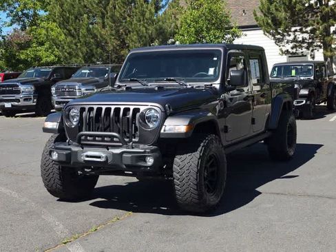Used 2023 Jeep Gladiator Sport AWD/4WD image 4