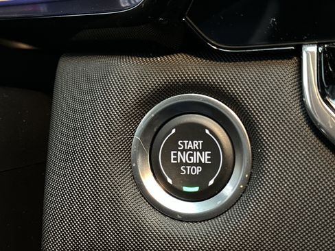 Used 2024 Chevrolet Colorado Z71 w/ Z71 Convenience Package 2 image 29