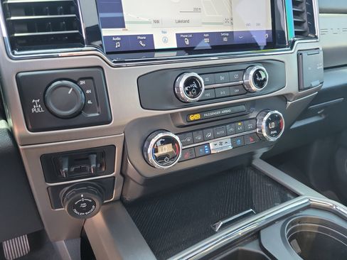 Used 2022 Ford F350 Platinum AWD/4WD image 24