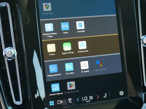 Used 2023 Volvo XC40 Recharge Ultimate image 25