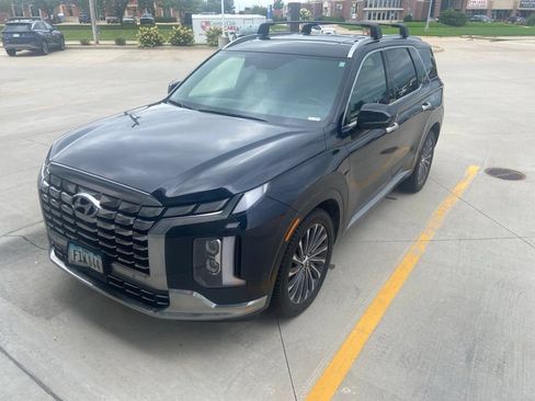 Used 2023 Hyundai Palisade Calligraphy AWD/4WD image 2
