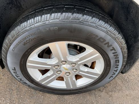 Used 2011 Chevrolet Traverse LT image 30