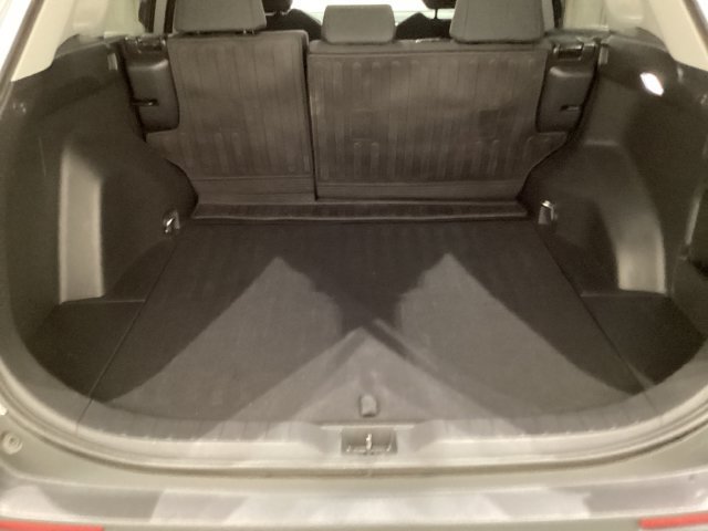 Used 2023 Toyota RAV4 LE AWD/4WD image 13