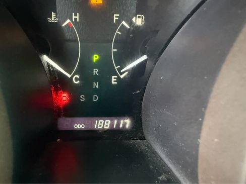 Used 2010 Toyota Highlander SE image 16