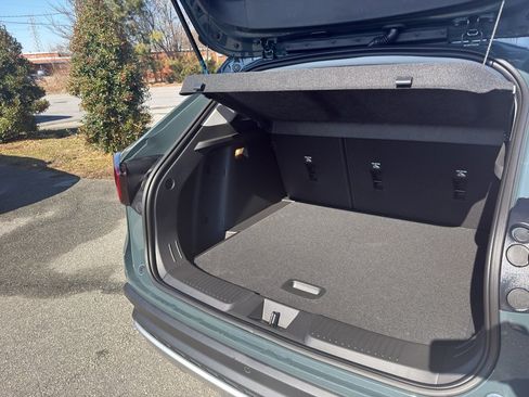 New 2026 Chevrolet Trax LT w/ Sunroof Package image 20