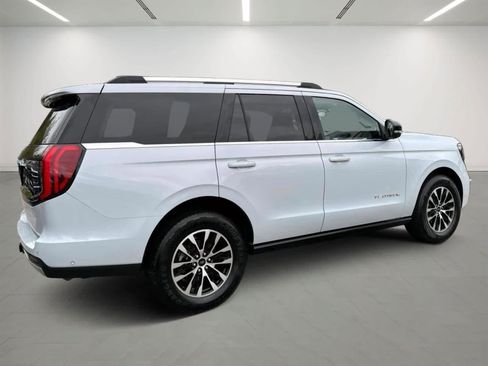 Used 2025 Ford Expedition Platinum AWD/4WD image 4