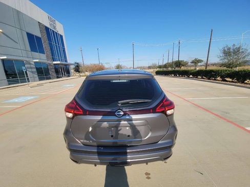 Used 2024 Nissan Kicks S image 5