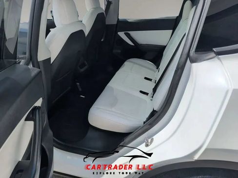Used 2022 Tesla Model Y Long Range AWD/4WD image 22
