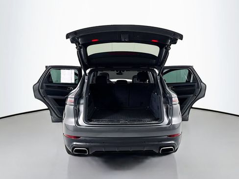Used 2020 Porsche Cayenne AWD/4WD image 21