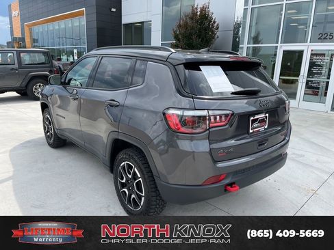 Used 2024 Jeep Compass Trailhawk AWD/4WD image 18